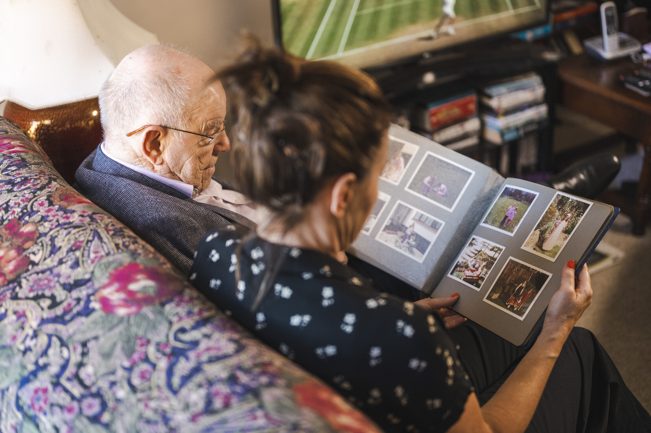 Sitting service, carers break, dementia, memory aids, reminiscence.